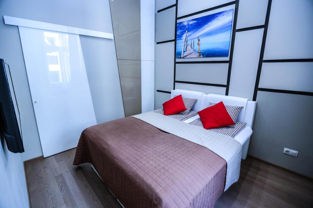Danube Bank With Sauna/a.c Appartement *