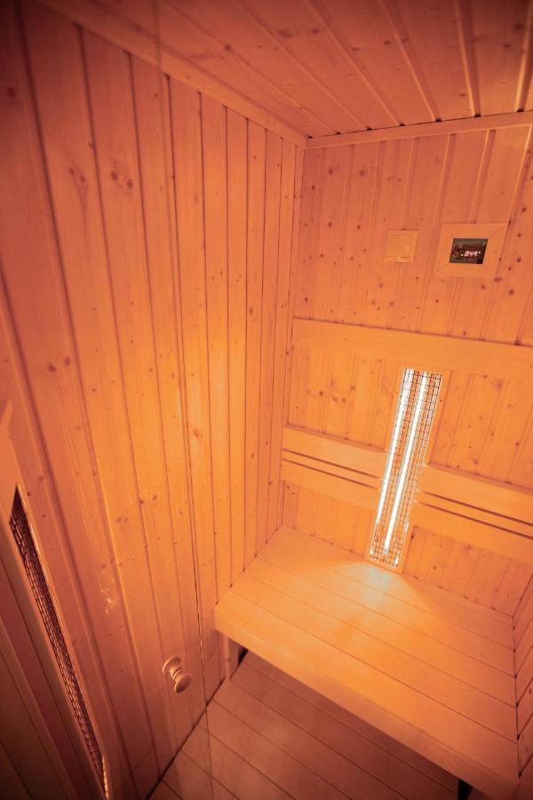 Danube Bank With Sauna/a.c
