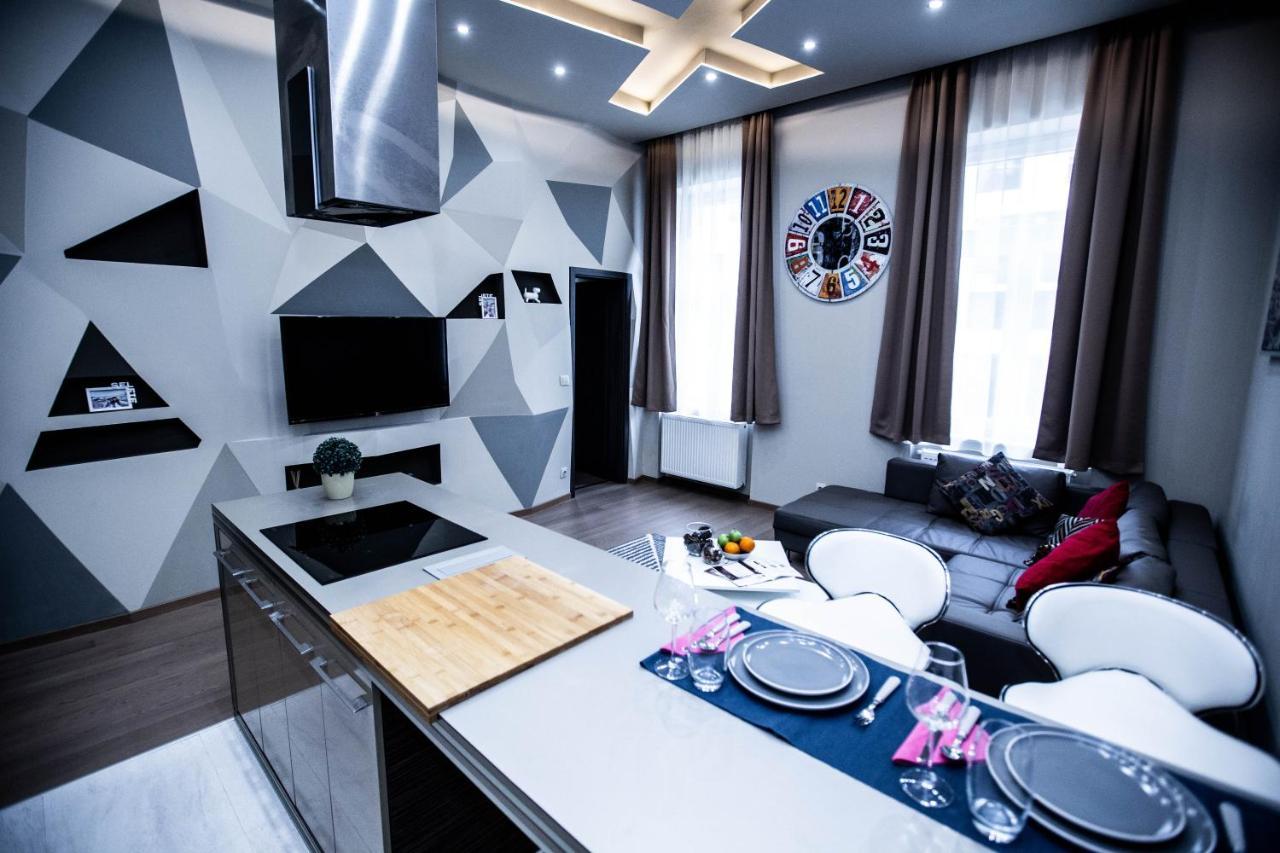 Danube Bank With Sauna/a.c Apartament